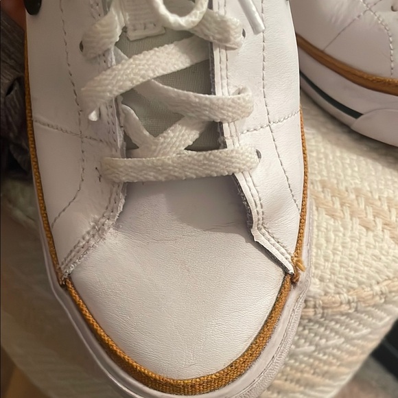 Nike legacy court Youth size 7 fits women size 8-8.5 - Picture 4 of 10